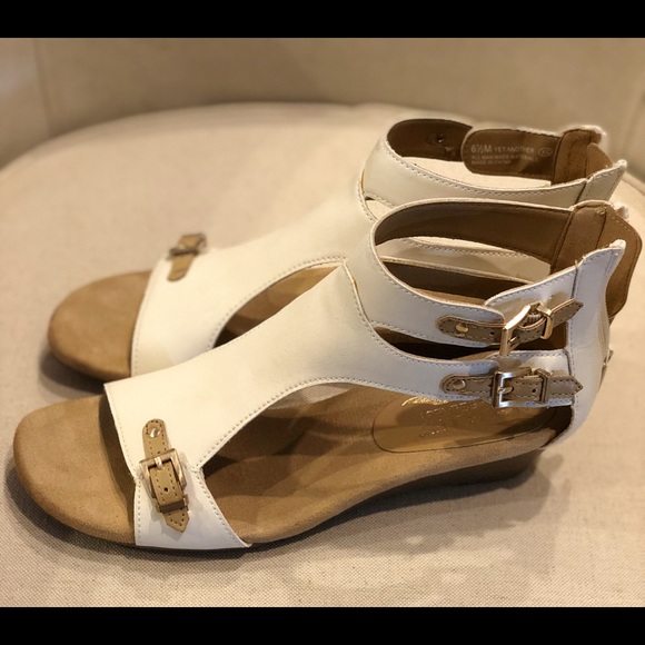 AEROSOLES Shoes - Aerosols “Yet Another” Gladiator Sandals